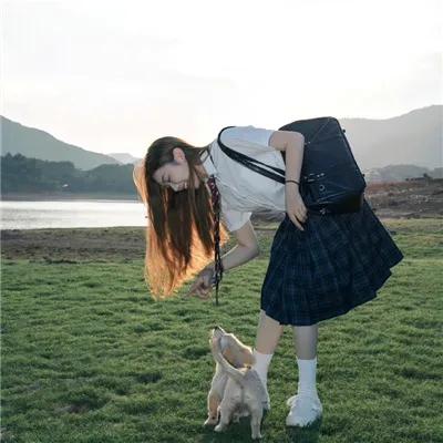 爱长颈鹿的女人